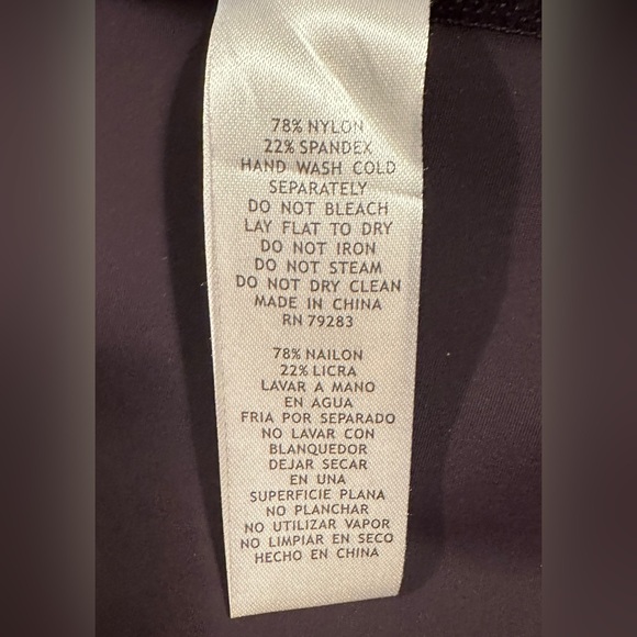 Elegant dress size 8 , wine color, bell sleeves with gathering on side hip - Picture 3 of 6